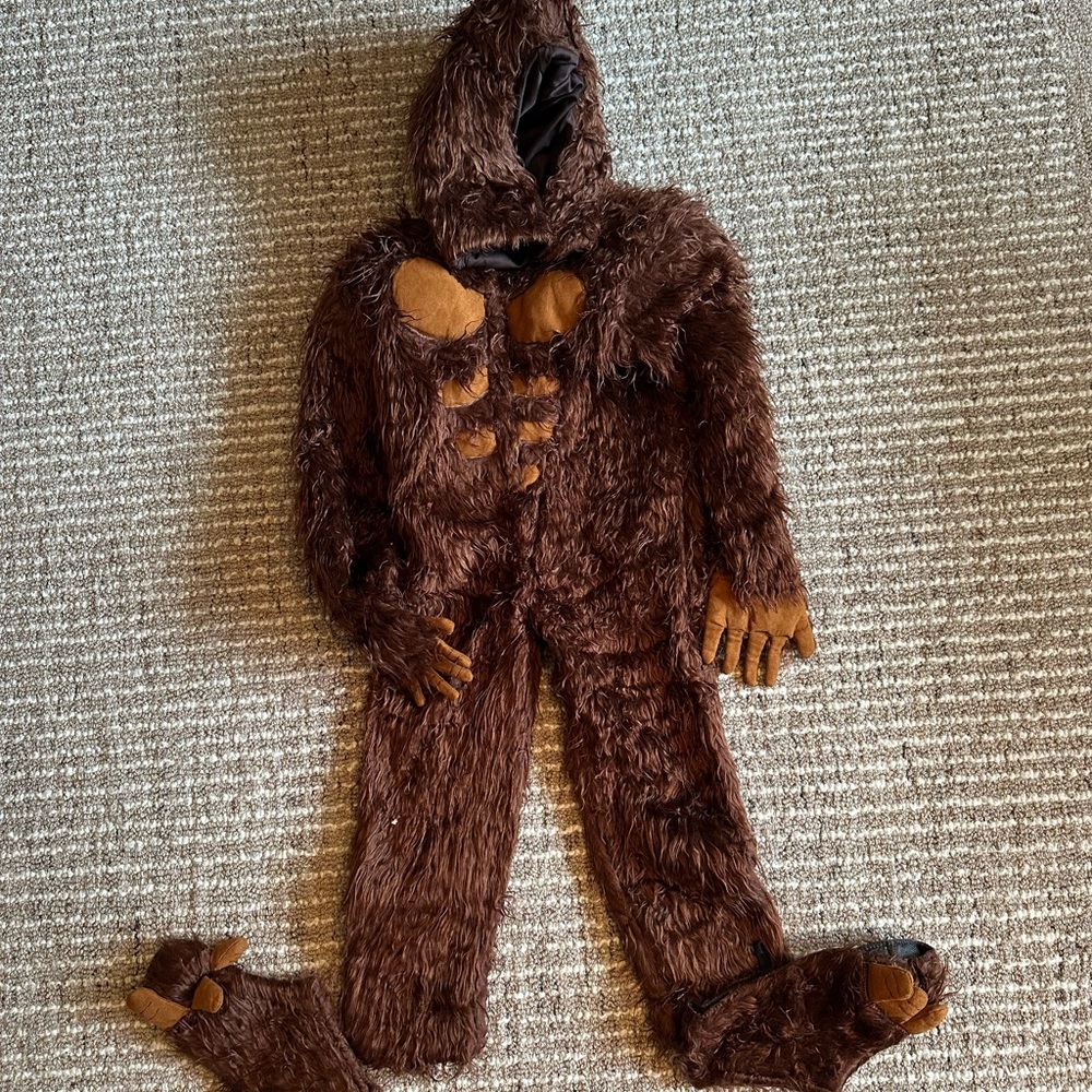 Bigfoot costume